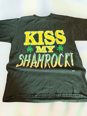 NWOT Vintage “Kiss my Shamrock” T-Shirt Green Size Large